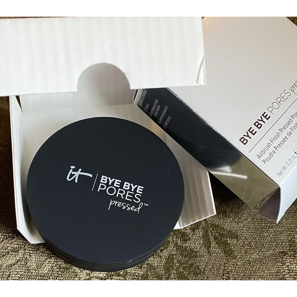 It Cosmetics Bye Bye Pores Pressed 0.3 oz Translucent Powder NEW